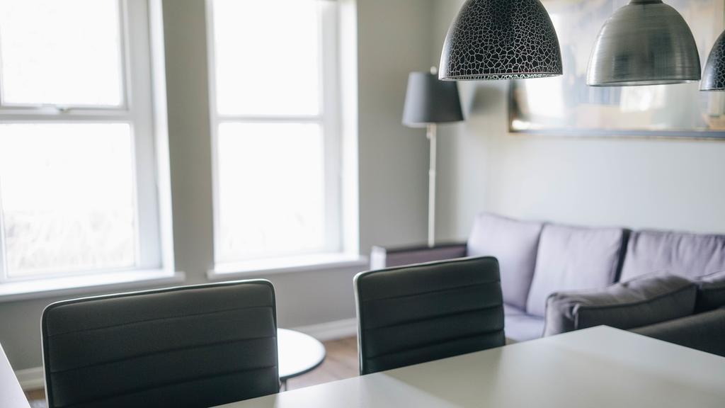 Aaron Wise Apartments Кардиф Екстериор снимка