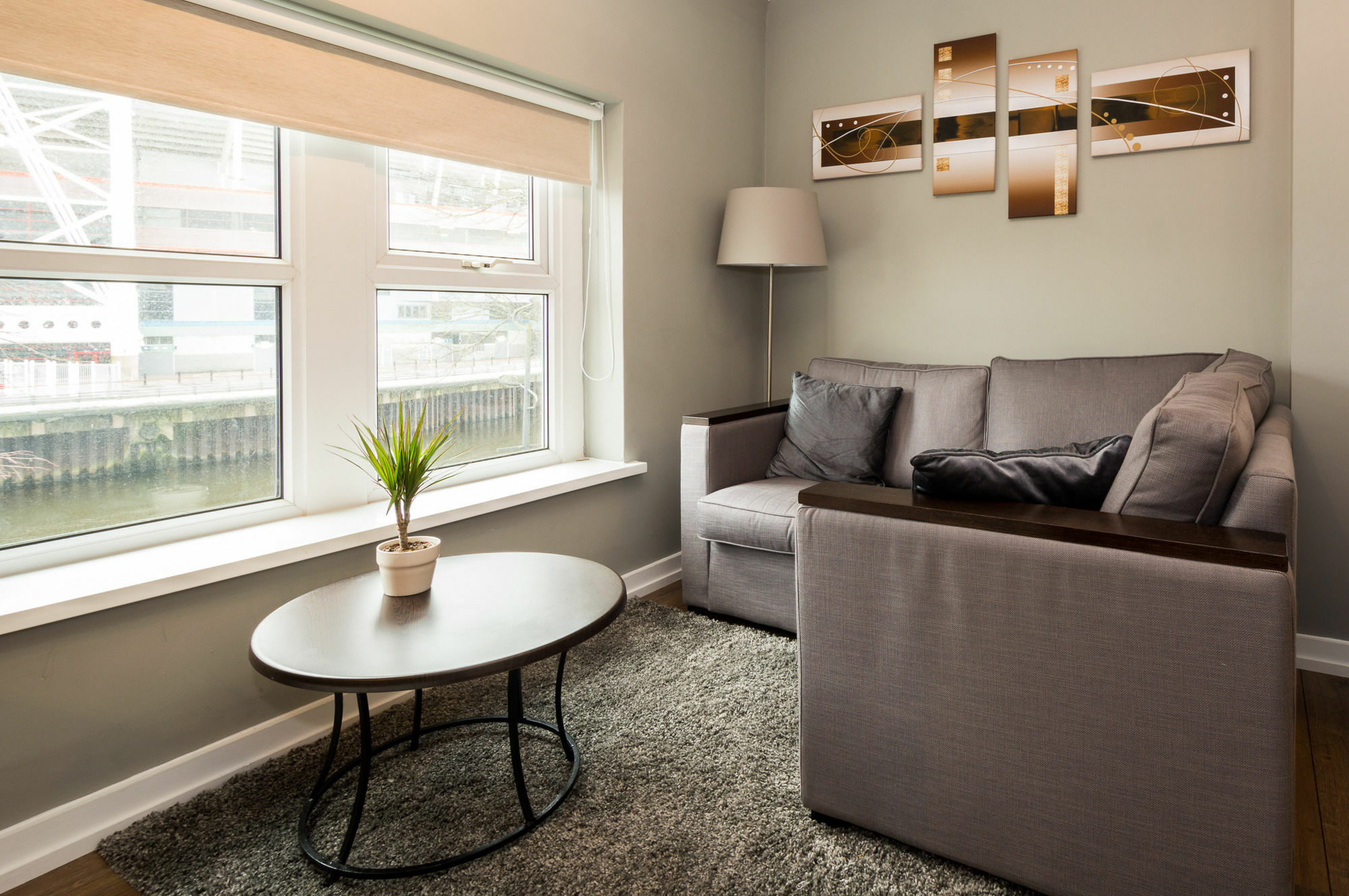 Aaron Wise Apartments Кардиф Екстериор снимка