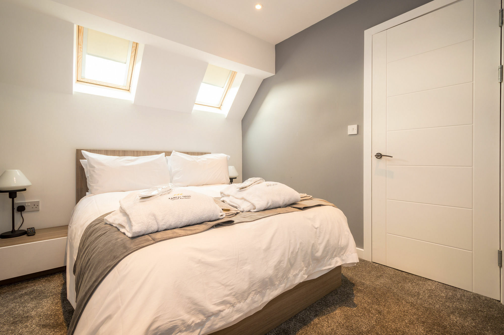 Aaron Wise Apartments Кардиф Екстериор снимка