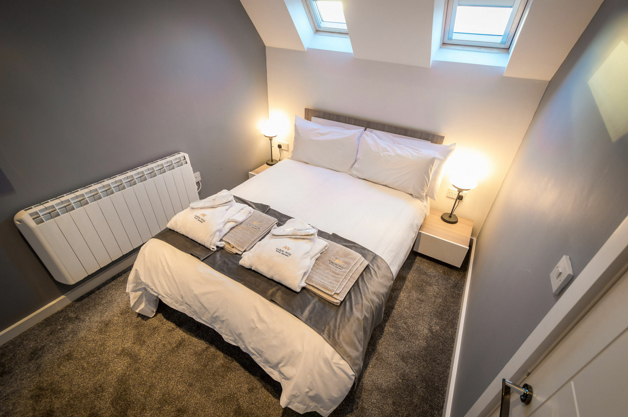 Aaron Wise Apartments Кардиф Екстериор снимка