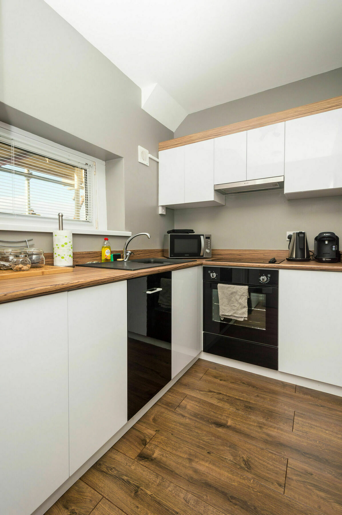 Aaron Wise Apartments Кардиф Екстериор снимка